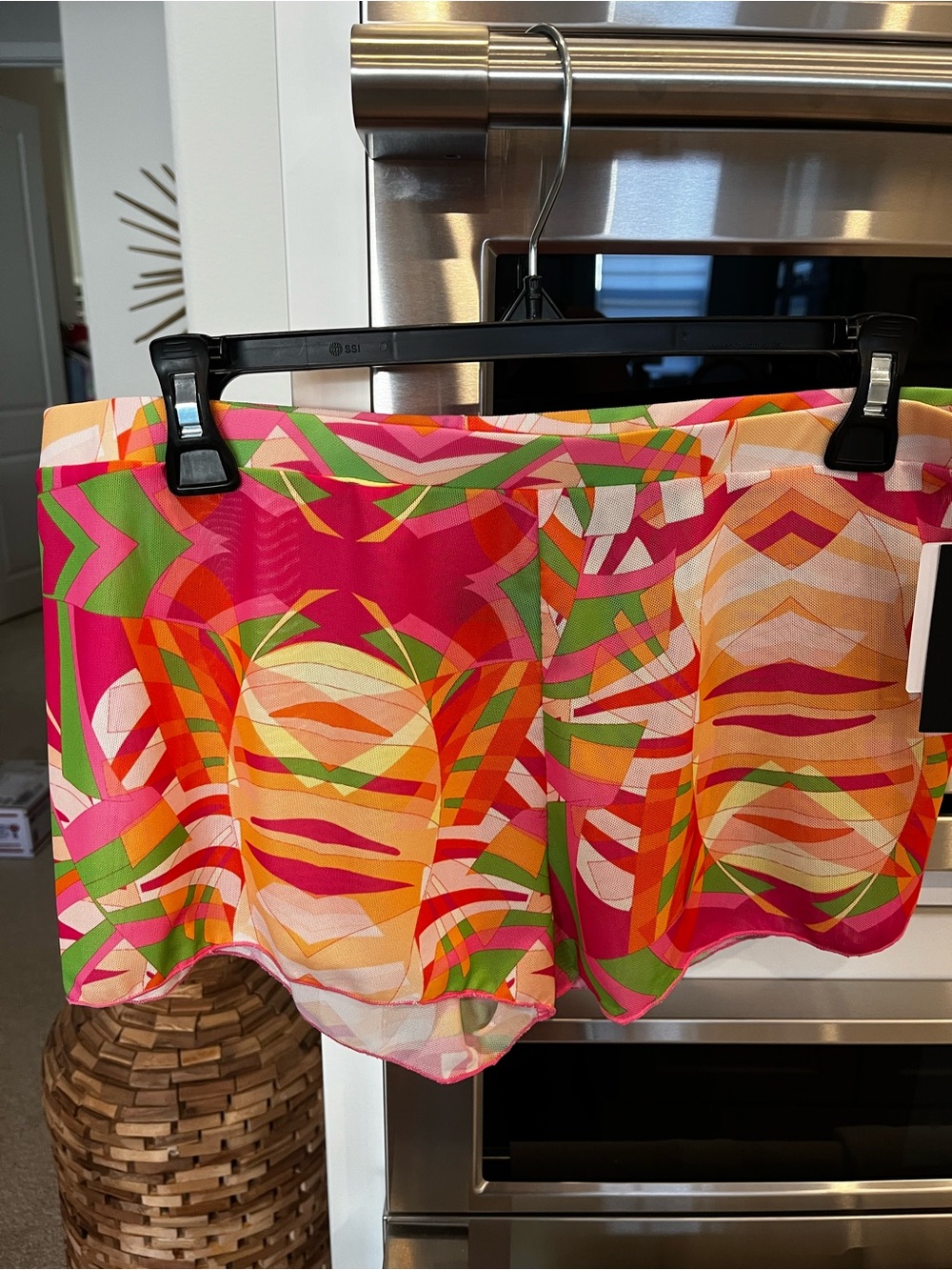 Kendall + Kylie Vibrant Geo-Print Women’s Cover-up Shorts in Geo Palm NWT